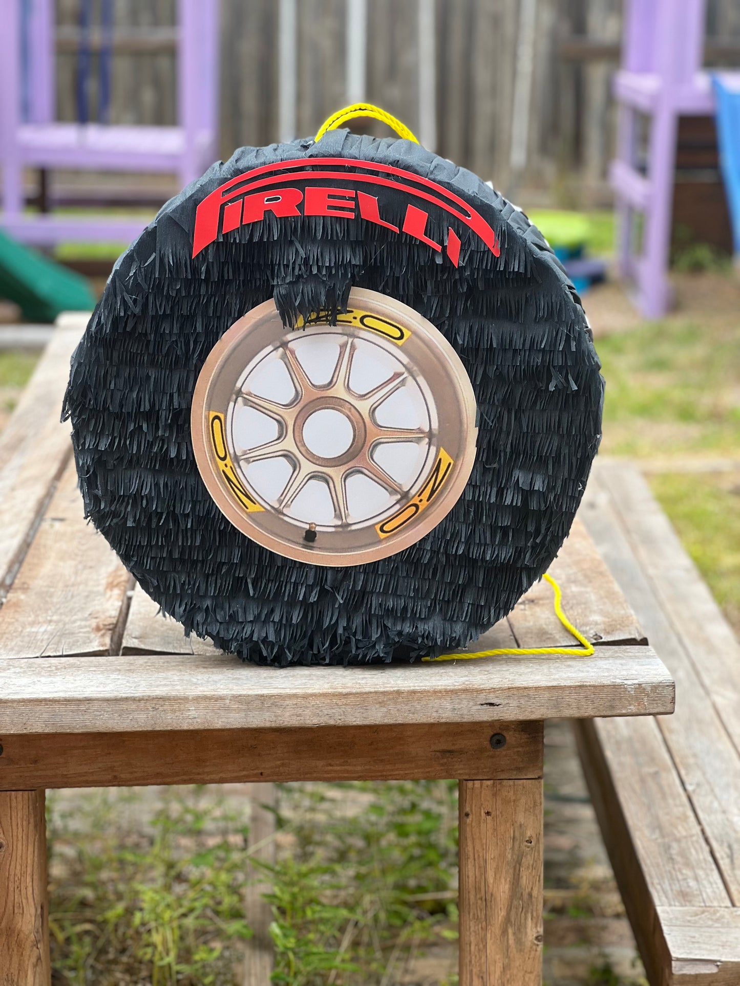 Formula 1 round piñata