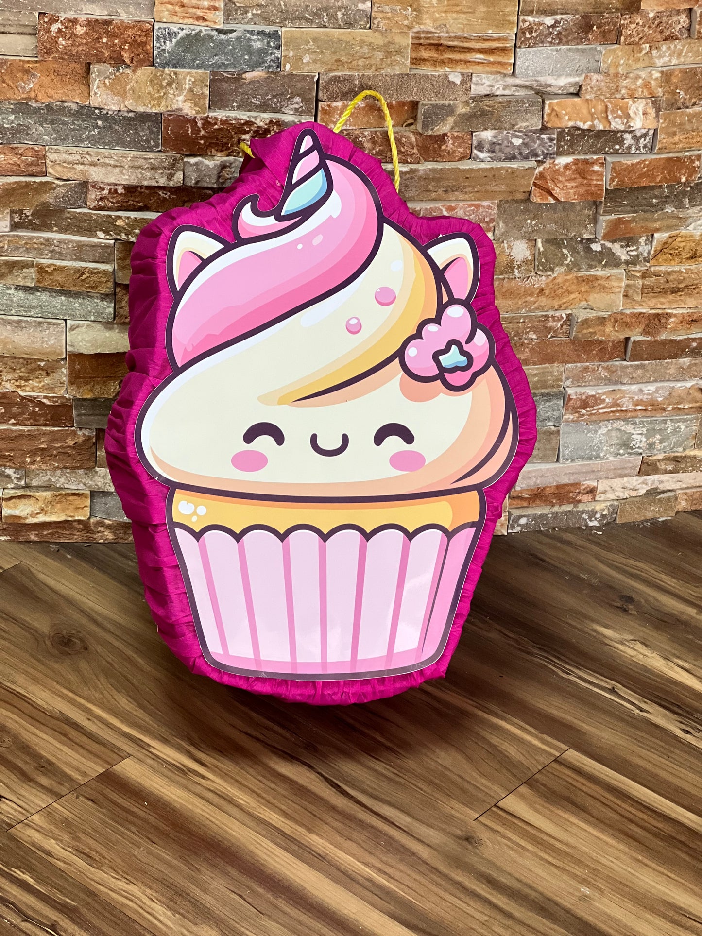 Cupcake piñata