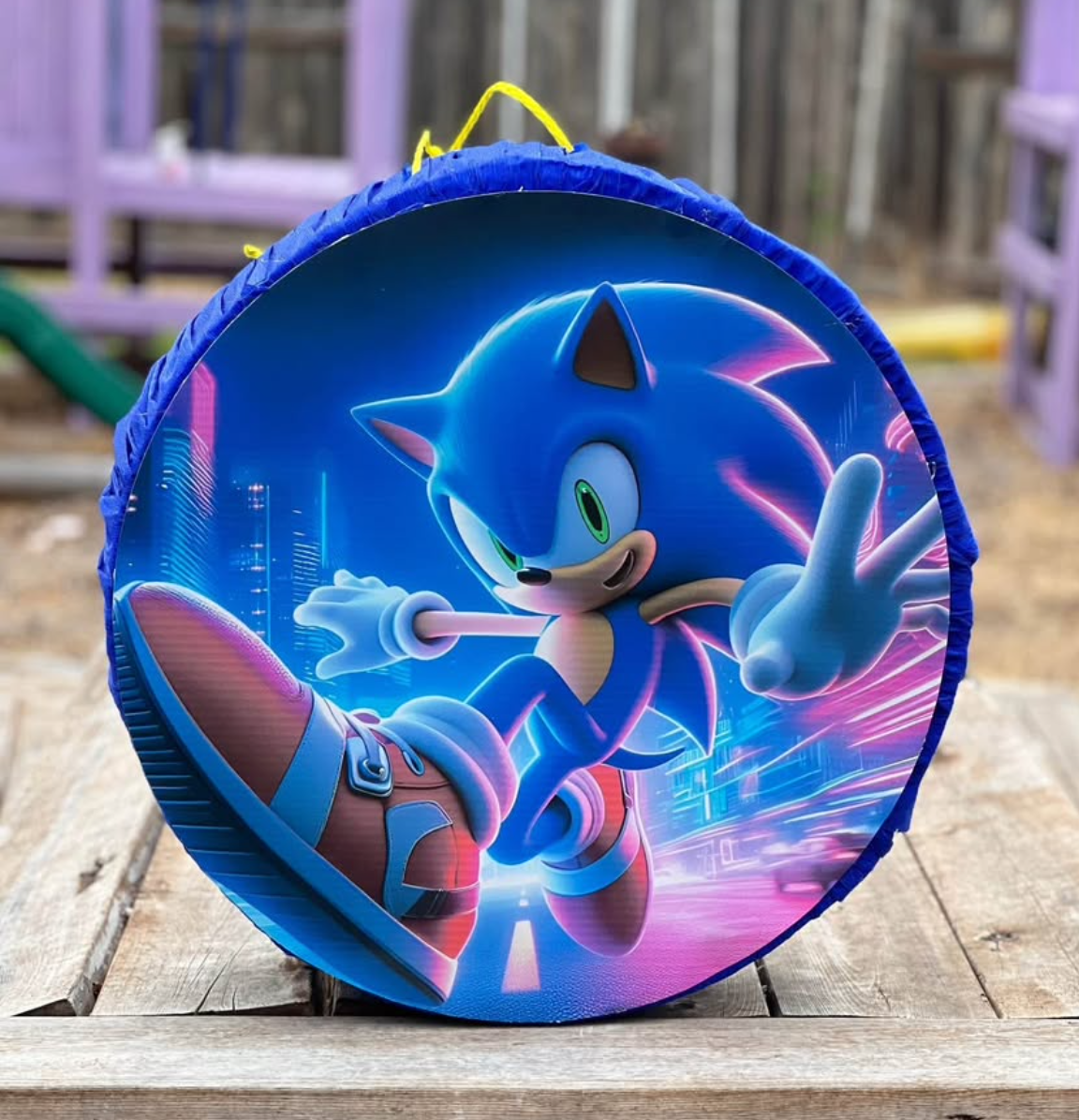 Sonic round pinata